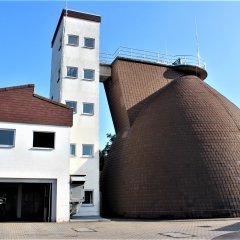 Das Bild zeigt ebenfalls den Faulturm der Kläranalge