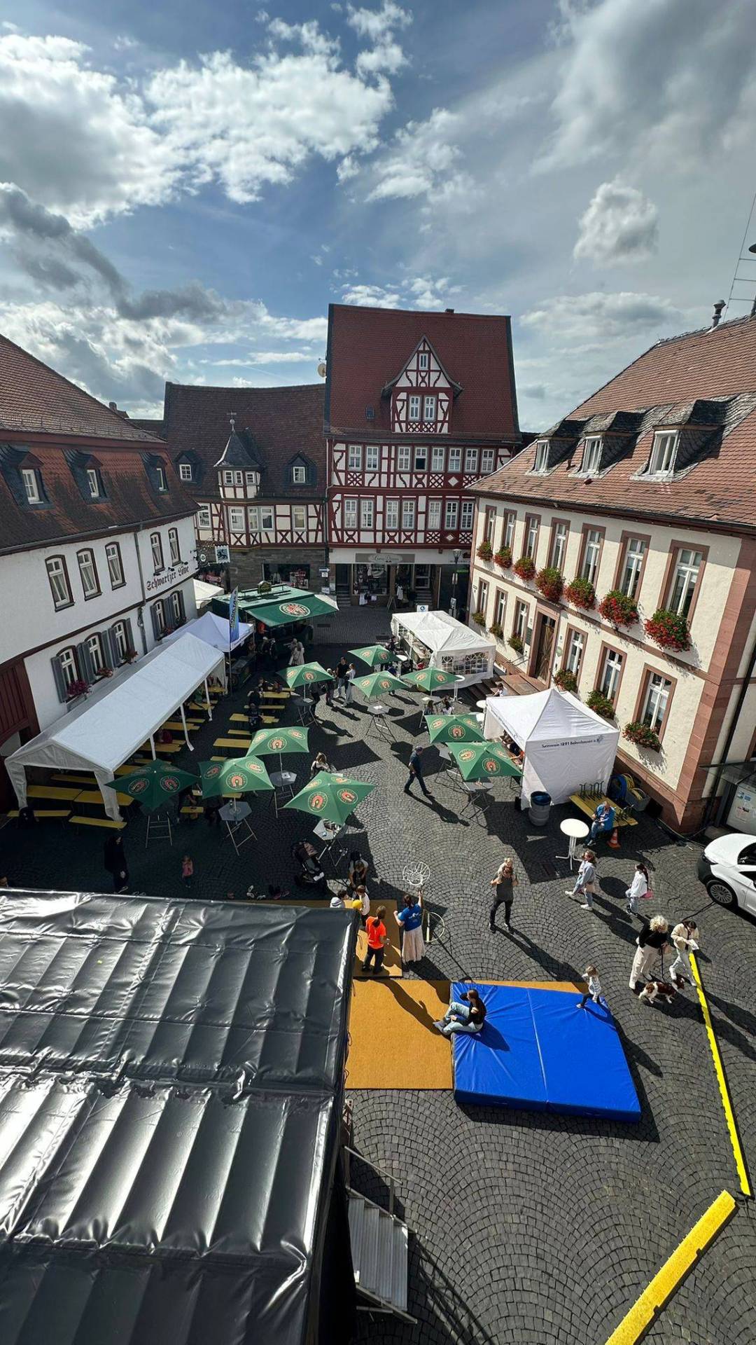 Ausblick auf Marktplatz und Altstadtfest