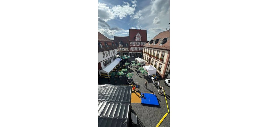 Ausblick auf Marktplatz und Altstadtfest