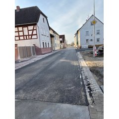 Reparierte Straße nach Bauarbeiten