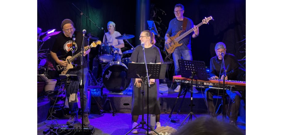 Mannis Allstars während dem Auftritt auf der Bühne