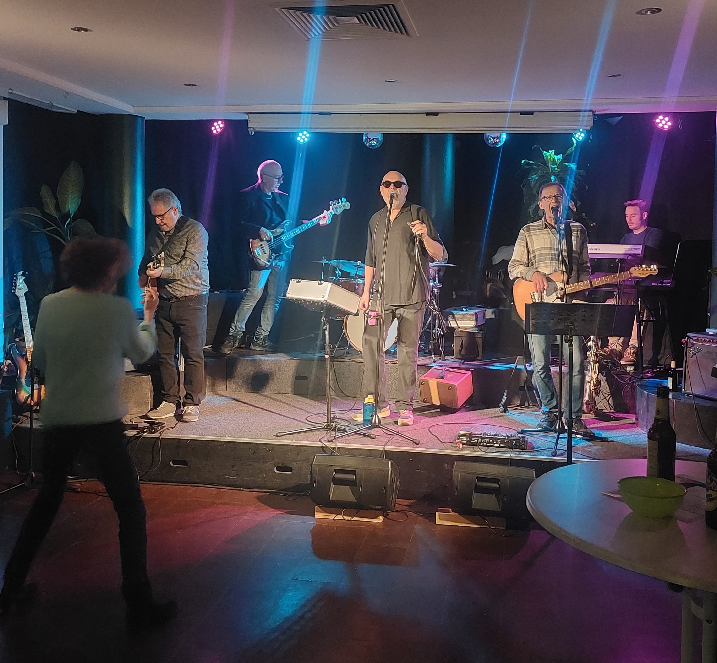 Bild von der Band vom Kellerkonzert JUZ