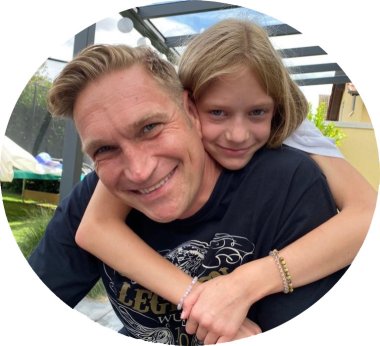 Auf dem Bild sieht man Nives und Stefan vom Timatenturm