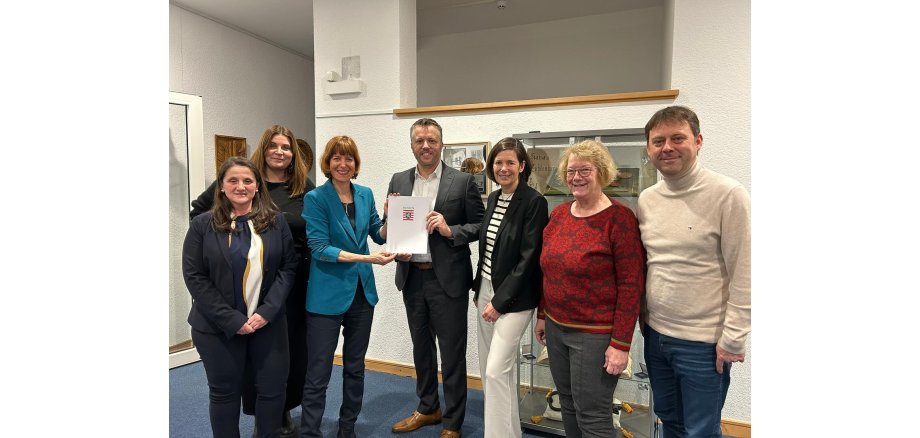 Sozialministerin Heike Hofmann übergibt Förderbescheid für Gemeinwesenarbeit im Kreis Darmstadt-Dieburg