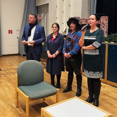 Auf dem Bild sieht man Herrn Bürgermeister Stadler, Frau Höfler und Frau Hochstein beim Wintertreffen der Integration