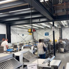 Auf dem Bild sieht man die Bäckerei Milbrandt.