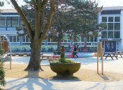 Hier sieht man die Schule im Kirchgarten in Babenhausen.