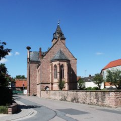 Harpertshäuser Kirche von hinten